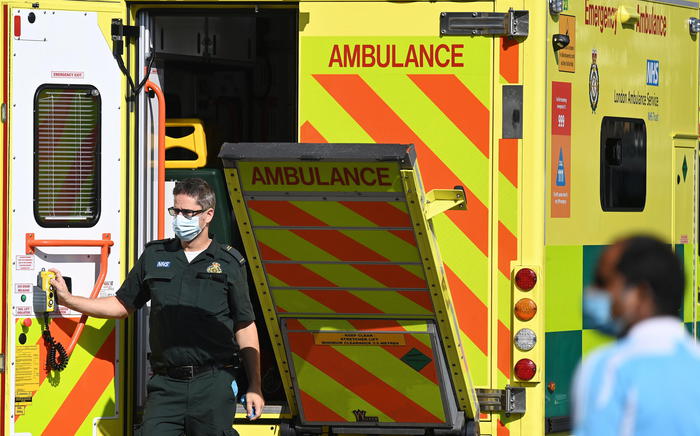 Covid: nuovo picco di contagi in Gb, quasi 50.000 casi