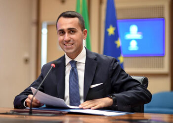 Durante la puntata di Piazza Pulita su La7 pero', il nostro Ministro degli Esteri ha fatto  una parziale marcia indietro. “Sono il primo a dirlo: toni troppi alti