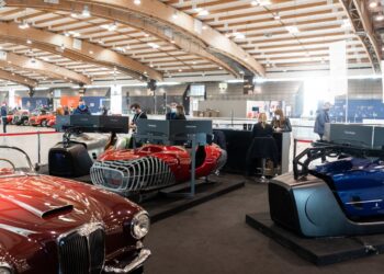 Fare gran premi con auto d’epoca, perchè no? Con il simulatore…