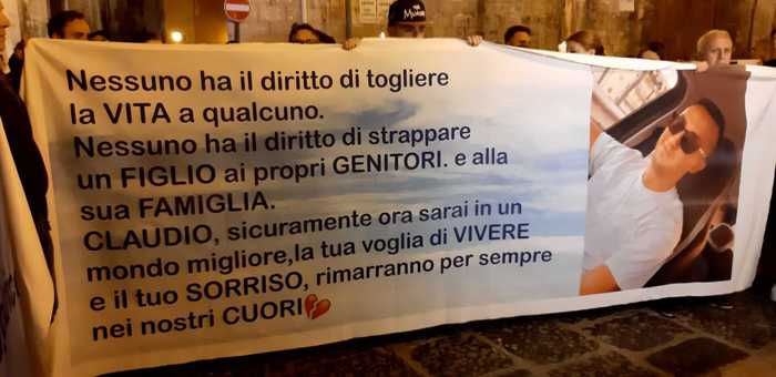 Fiaccolata per Claudio ucciso a Barletta,’è figlio di tutti’