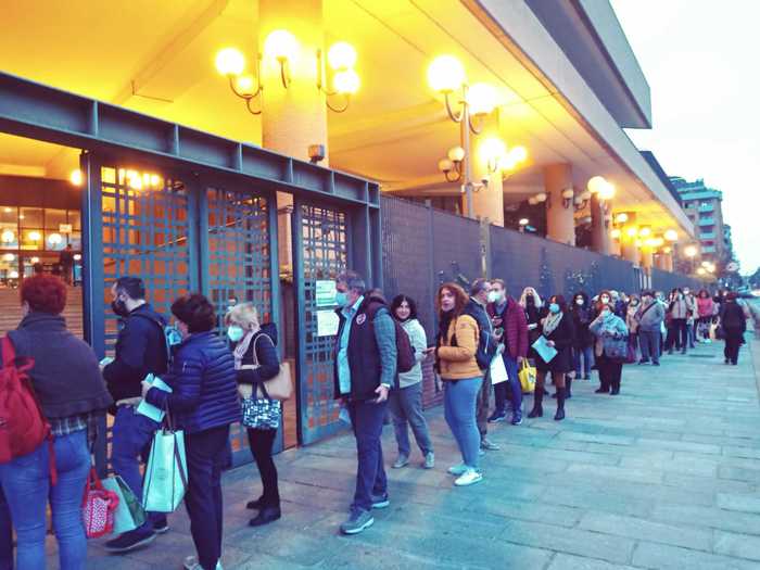 Green Pass: Torino, code al Pala Giustizia per controlli