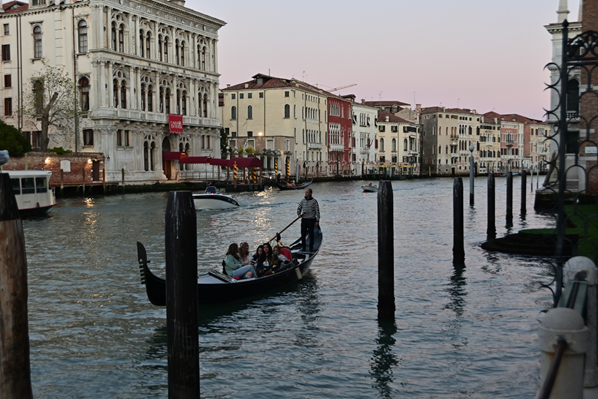 Gli scienziati incontrano gli stakeholder e la scuola per l’informazione sull’innalzamento del mare nella città lagunare