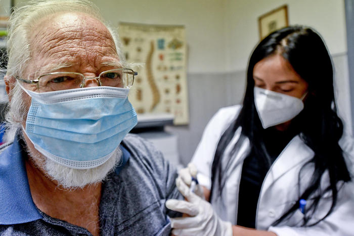 Lazio, già dalla prossima settimana dosi di anti influenzale-Covid