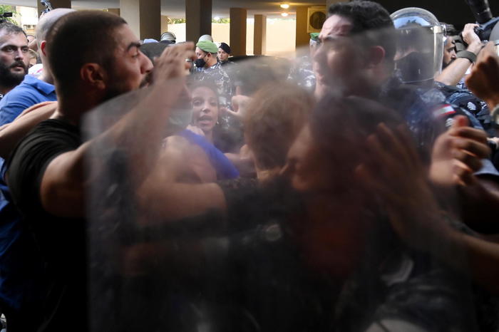 Libano: Hezbollah e Amal, cecchini sparavano alla testa