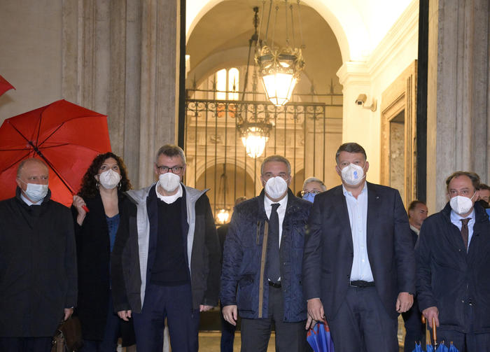 Manovra: manca intesa sulle pensioni. Tensione Draghi-sindacati