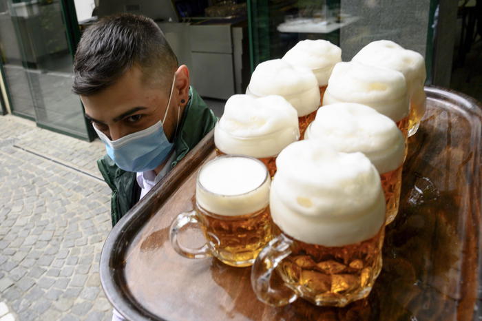 Svolta in Austria, ‘lockdown solo per i non vaccinati’