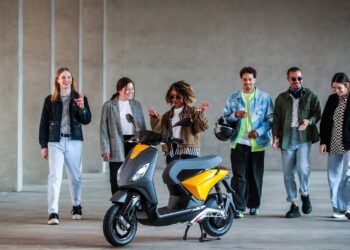 Una firma fashion per il primo scooter elettrico di Piaggio