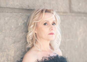 L’ATTRICE CARLA CARFAGNA DA DOMANI 21 OTTOBRE AL CINEMA CON IL NUOVO FILM DI NUNZIO E PAOLO “DUE FANTASMI DI TROPPO”