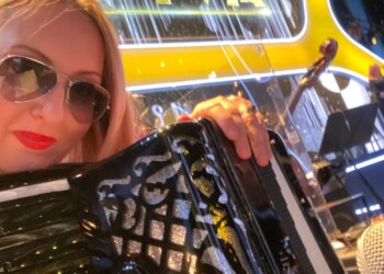 LA FISARMONICA DI SYLVIA PAGNI SUONA PER “D’IVA” DI IVA ZANICCHI SU CANALE 5