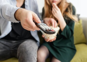 ABBONAMENTO-MANIA, 70% ITALIANI NE HA ALMENO UNO, IL 10% SPENDE OLTRE 635 EURO L’ANNO (ANCHE SE NON LI USA)