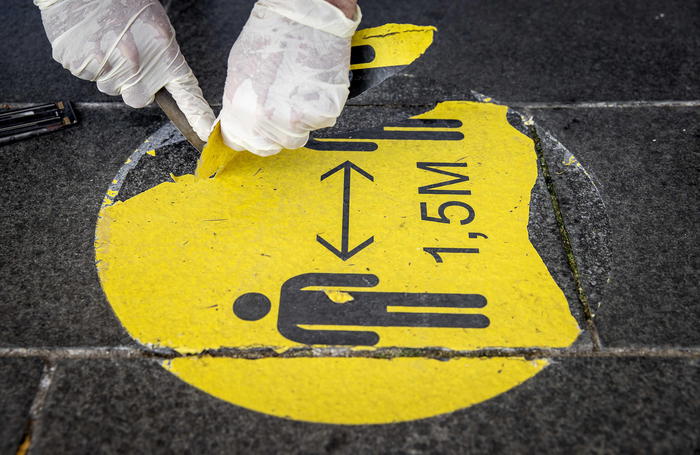 Aumentano i casi, l’Olanda reintroduce misure anti covid