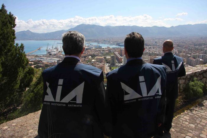 Camorra, sequestro beni per 500mila euro a due imprenditori