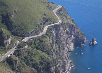 Come evitare le curve più dure: i consigli del pilota Seat