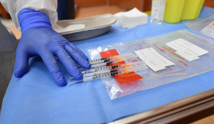 Covid: in 2 mesi +192% casi tra gli operatori sanitari