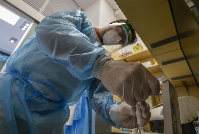 Covid: in Lombardia 1.073 nuovi casi e 5 decessi