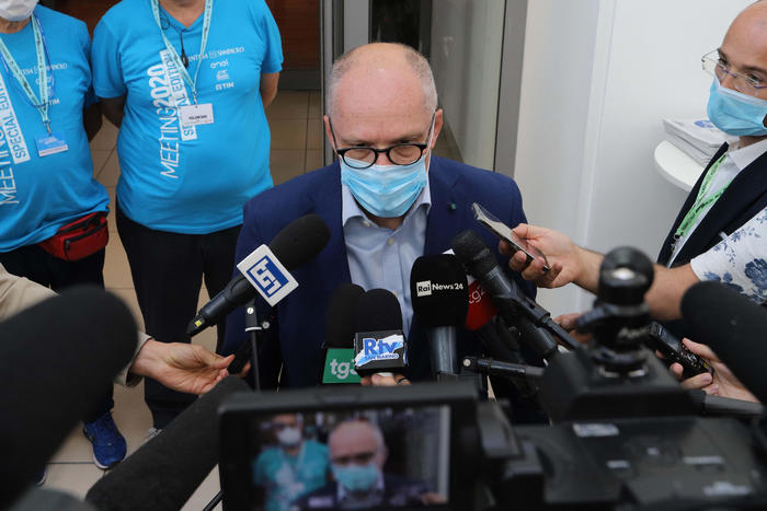 Covid: Ricciardi, sanzioni ai no vax e via il Green pass se si rifiuta la terza dose