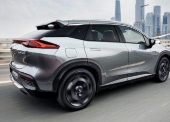 Dalla Cina con autonomia: il Suv elettrico che fa 1000 Km