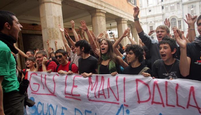 Dopo Covid tornano le occupazioni, presidi ‘inaccettabile’