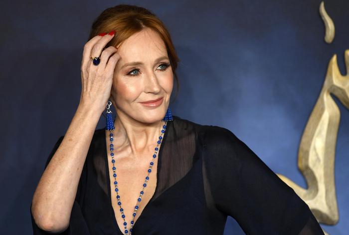 Gb: Rowling, ‘ricevute minacce di morte per polemica trans’