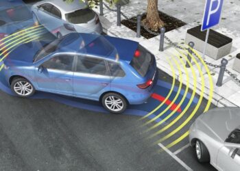 Gli italiani e il parcheggio, il sogno di essere guidati fino al posto libero