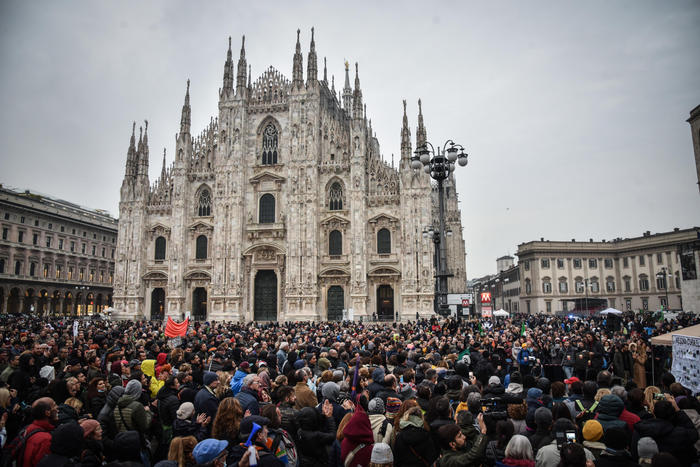Green pass: stop ai cortei in piazza Duomo a Milano