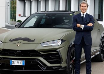 Le Lamborghini con i baffi: la sfilata di 1.500 supercar per la lotta ai tumori