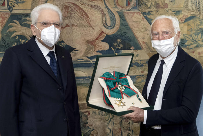Mattarella nomina Armani Cavaliere al merito