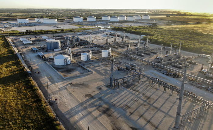 Petrolio: chiude in rialzo a New York a 69,95 dollari