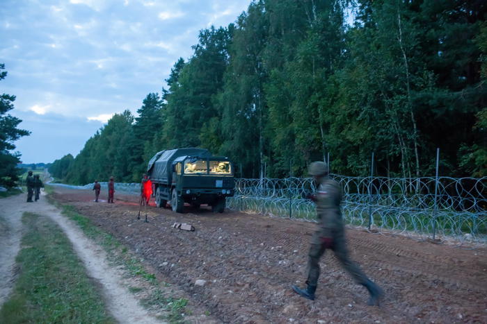 Polonia, ronde nazionalisti per catturare migranti a confine