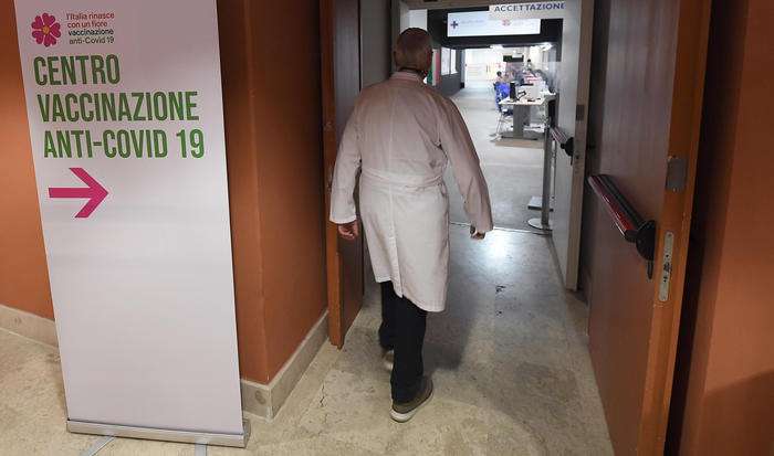 Ricciardi: ‘La quarta ondata in corso, dipende da noi se sarà ondina’