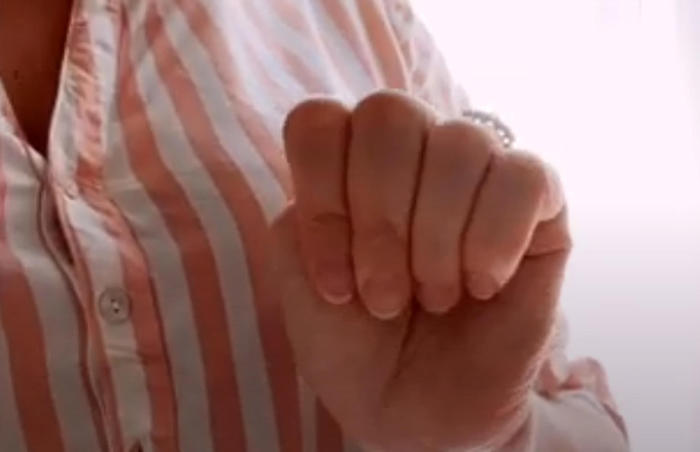 Spagna: un’altra in salvo grazie al gesto della mano dei social