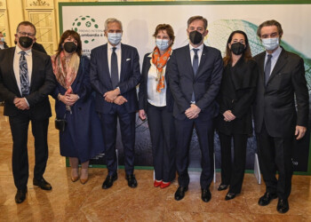 GIORNATA DELLA RICERCA. CONSEGNATO IL NOBEL LOMBARDO A SCIENZIATI CHE HANNO SCOPERTO L’IDROGENO VERDE