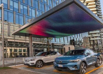 Volvo, a Milano la prima stazione di ricarica ultraveloce