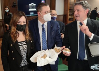 ‘CERCA E CAVATURA DEL TARTUFO IN ITALIA: CONOCENZE E PRATICHE TRADIZIONALI’ È PATRIMONIO IMMATERIALE CULTURALE UNESCO