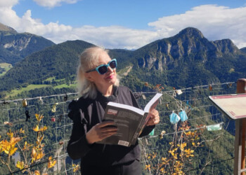 Angela (Gli eredi dei Messapi) è il primo volume di “Angeli in ginocchio – La saga del popolo messapico” di Bruna Spagnuolo