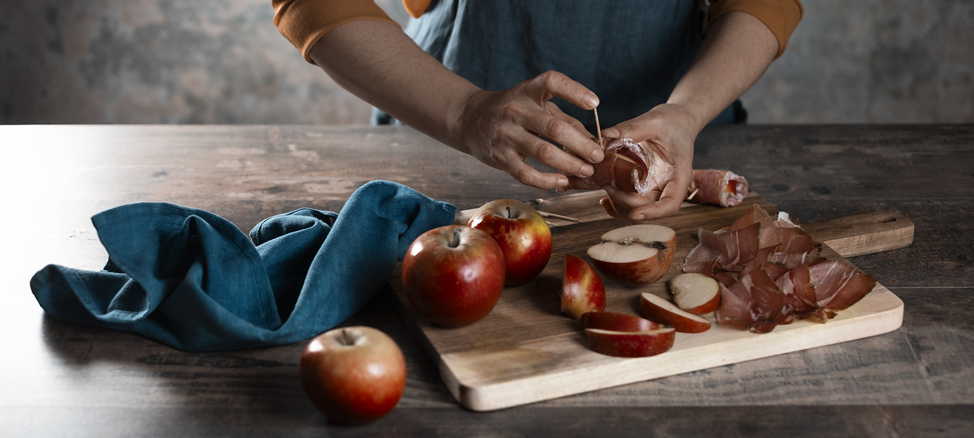 SALUMI E FRUTTA NELLA TAVOLA DELLE FESTE