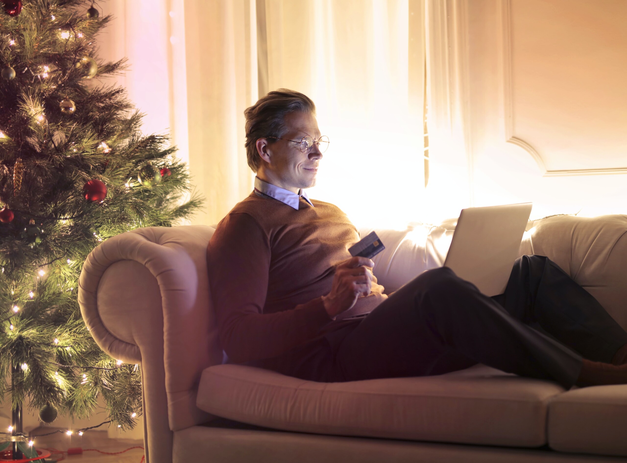 Shopping online per Natale sotto attacco: siti di phishing in aumento del 92% dal Black Friday a oggi