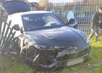 Aston Villa, Hause che incidente: con la Lamborghini sfonda la recinzione di una scuola
