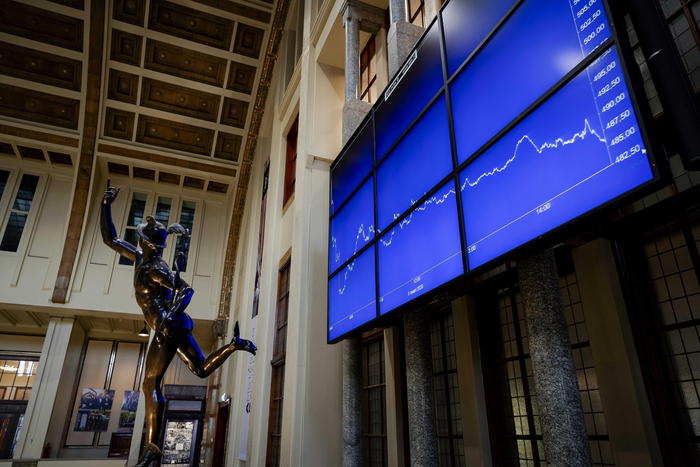 Borsa: Europa giù con listini Usa e dati macro, Milano -0,1%
