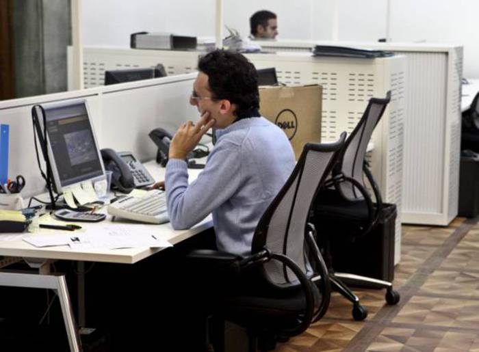 Borsa: Milano chiude con realizzi (-0,37%), giù Nexi ed Eni