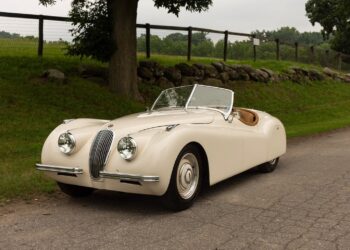 Cancro, Jaguar XK 120 cabrio (panna)