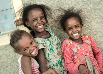 Al Convento dei Frati Missionari Cappuccini: mercatino solidale di curiosità etniche, eccellenze gastronomiche a km 0 e dalle regioni terremotate Presepi