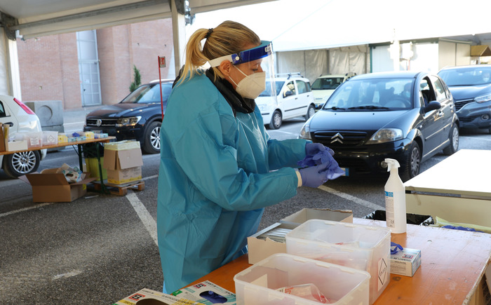 Covid: 19.215 positivi, 66 le vittime nelle ultime 24 ore