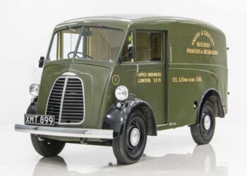 I miracoli dell’elettrico, dopo il Bulli torna anche il Morris J-Type, icona inglese dei furgoni