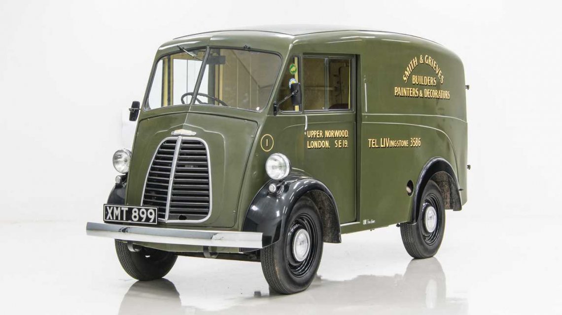 I miracoli dell’elettrico, dopo il Bulli torna anche il Morris J-Type, icona inglese dei furgoni