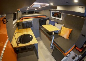 Icarus, e il pick-up si trasforma in un camper
