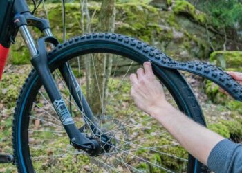 In bici sull’asfalto e sul ghiaccio, arriva il battistrada intercambiabile