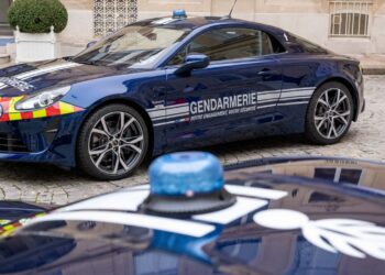 La polizia francese va di corsa e sceglie l’Alpine
