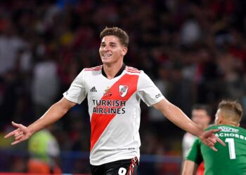 Olé: “Alvarez, pericolo per Juve e Inter: su di lui le big d’Europa”