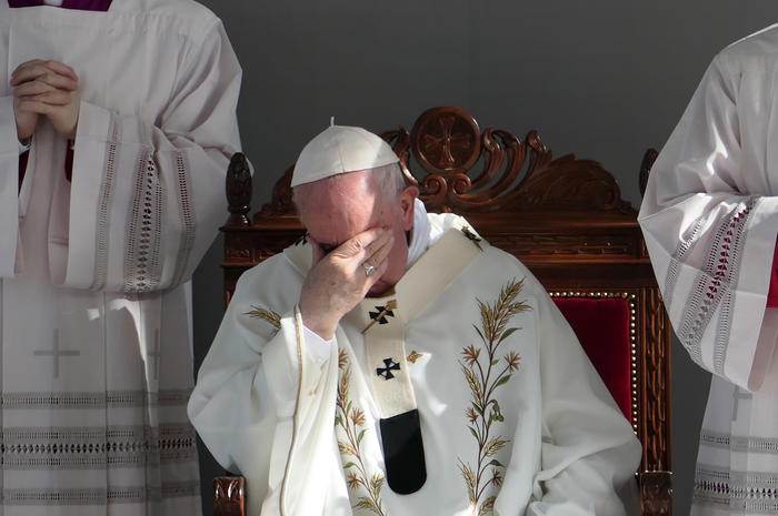 Papa: ‘I lager del 20/o secolo? Ci sono anche oggi per i migranti’